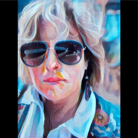 Meet your Posher, Nita - Picture 2 of 3